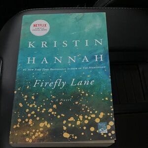 Firefly Lane by Kristin Hannah